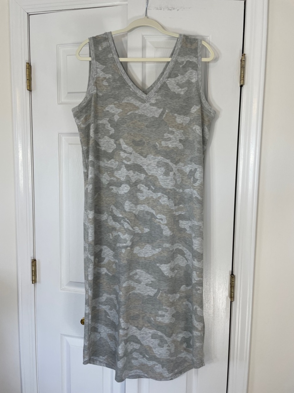 Jane and Delancey Grey V Neck Camo Patterned Tank Dress, size L
